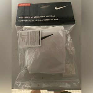 Nike Volleyball knee pads NWT